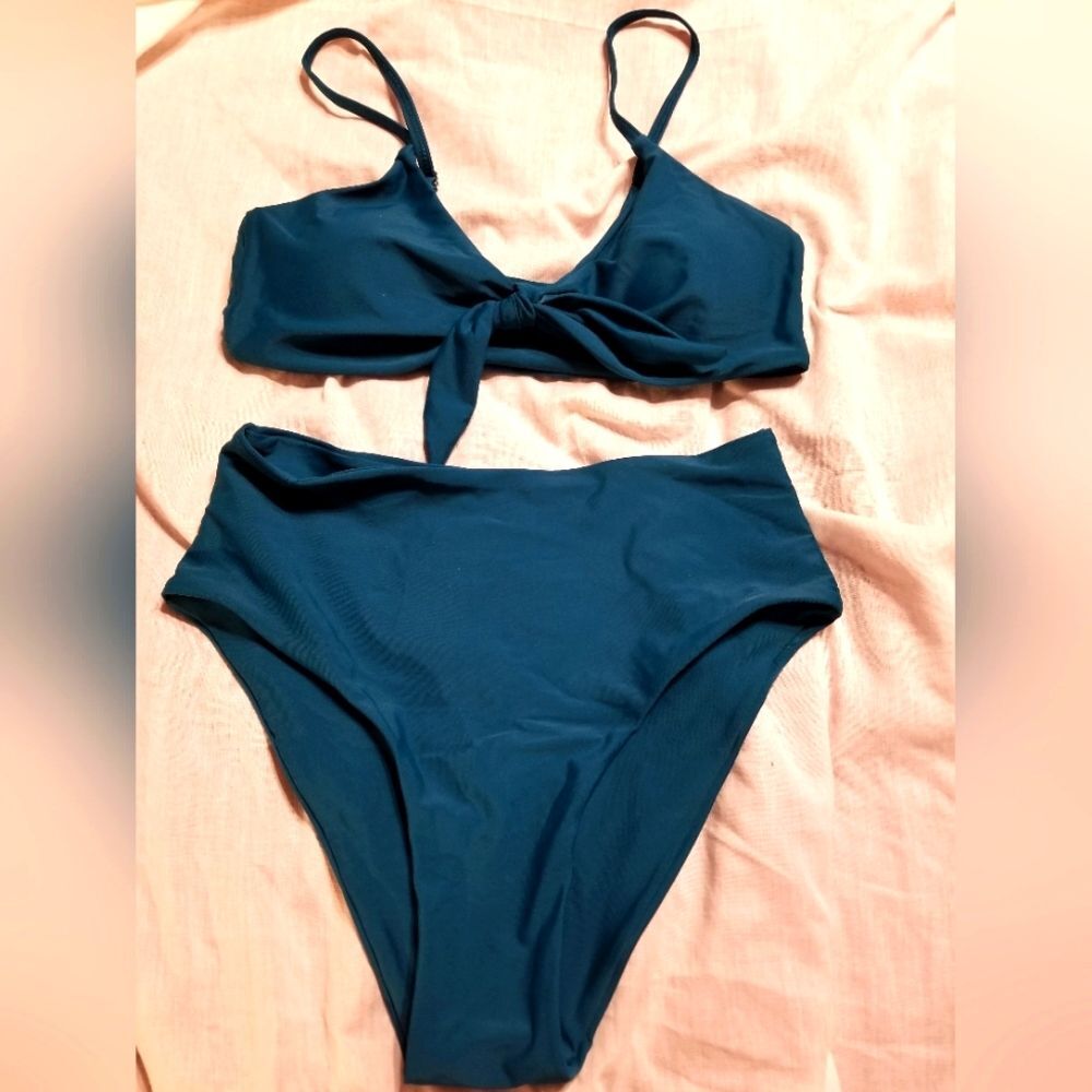 ( 3 for 30)NWOT Blooming jelly high waisted bikini  small